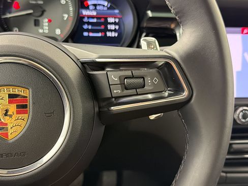 Certified 2026 Porsche Macan AWD/4WD image 30