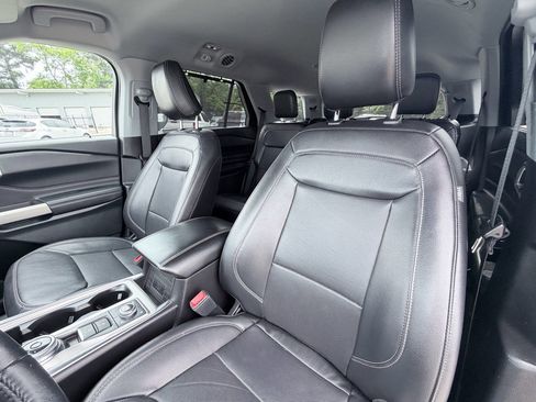 Used 2023 Ford Explorer Limited AWD/4WD image 22