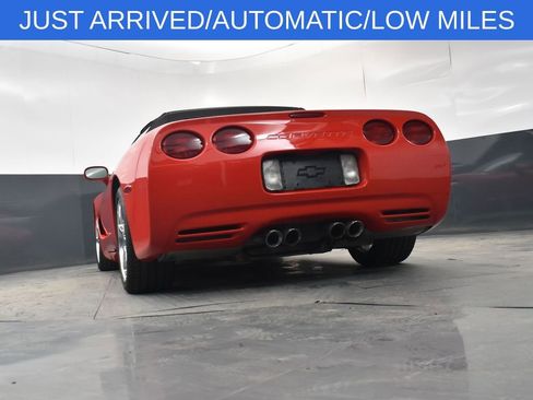 Used 2004 Chevrolet Corvette Convertible w/ Preferred Equipment Group RWD image 13