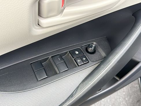 Used 2023 Toyota Corolla LE w/ LE Convenience Package image 7
