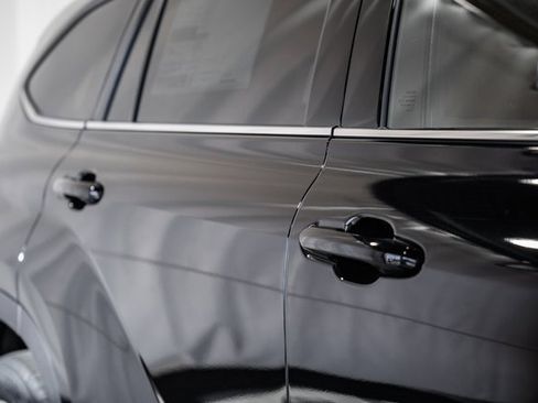 New 2026 Toyota Highlander Platinum image 16