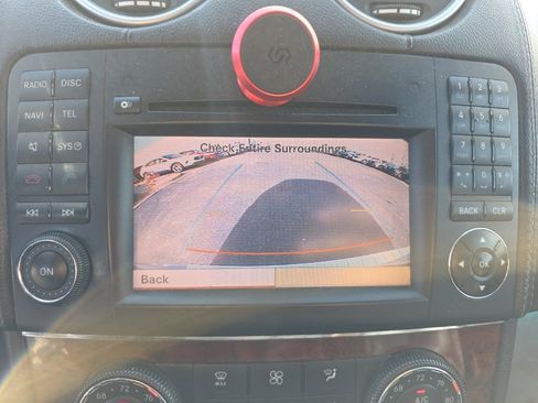 Used 2011 Mercedes-Benz GL 320 BlueTEC 4MATIC image 17