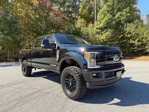 Used 2017 Ford F250 Lariat w/ Tow Technology Bundle image 1