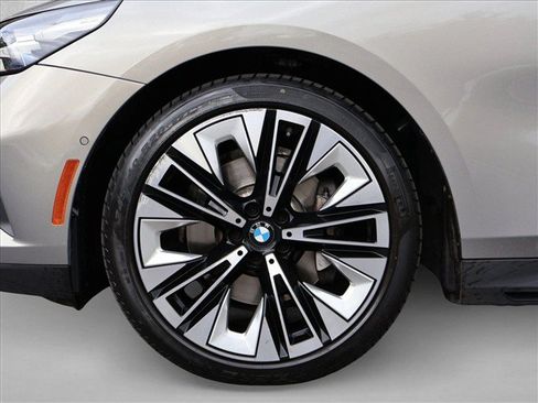 Used 2024 BMW 530i xDrive w/ Premium Package AWD/4WD image 29