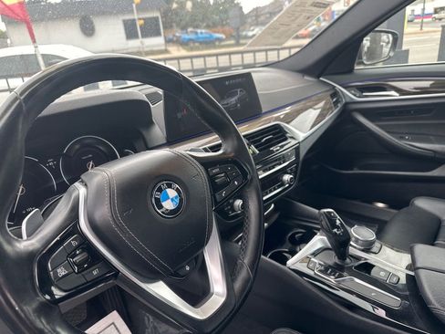 Used 2018 BMW 530i xDrive AWD/4WD image 19