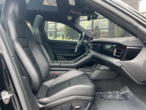 Used 2021 Porsche Taycan image 29