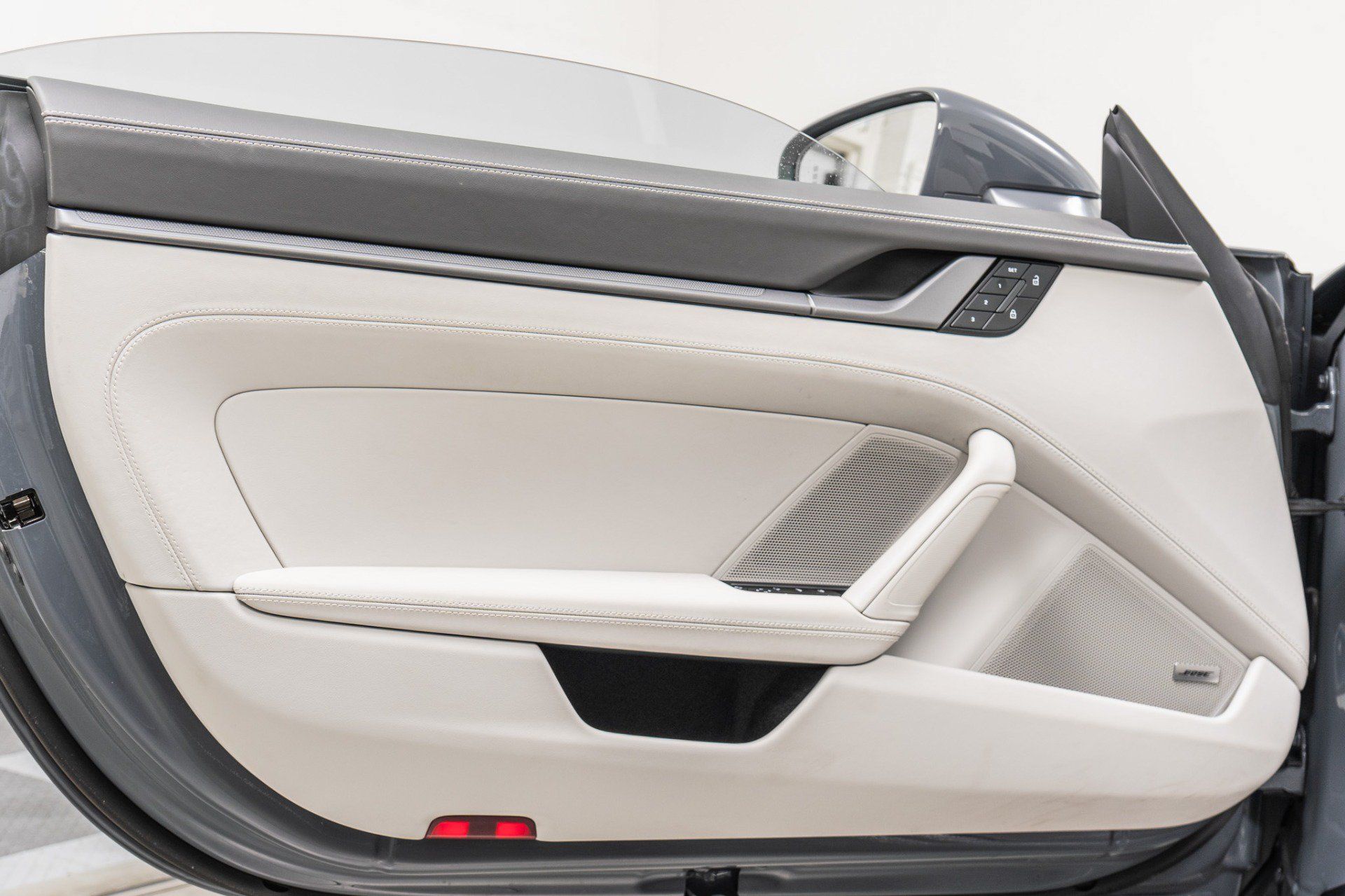 Used 2025 Porsche 911 Carrera RWD image 42