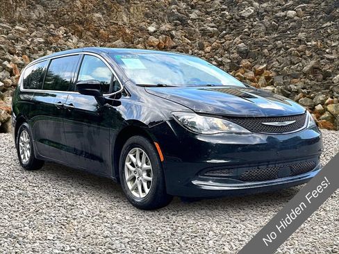 Used 2024 Chrysler Voyager LX FWD image 9