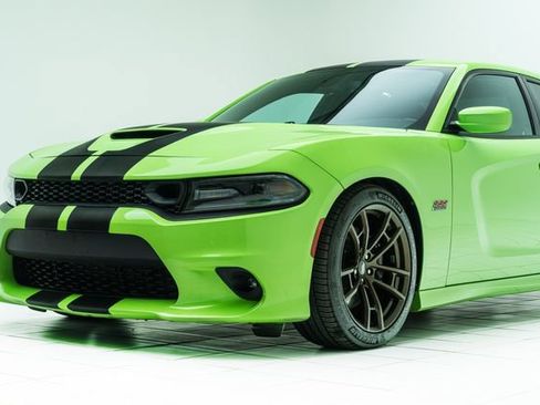 Used 2019 Dodge Charger Scat Pack w/ Navigation & Travel Group image 10