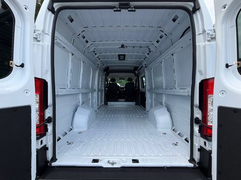Used 2026 RAM ProMaster 3500 w/ Quick Order Package 22G SLT FWD image 46