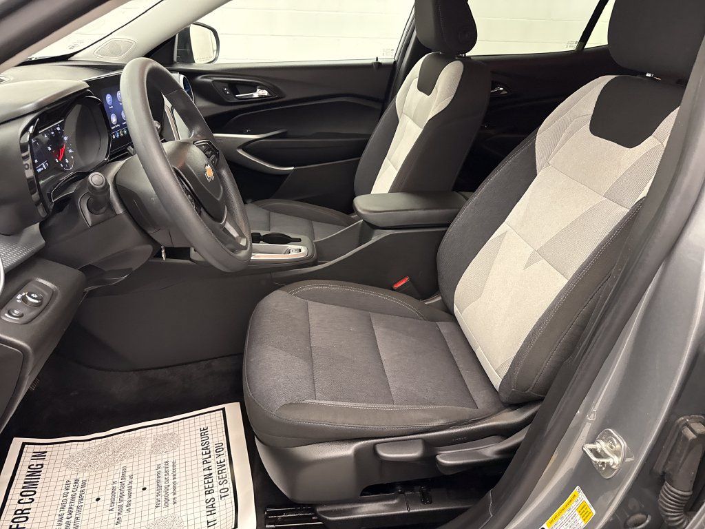 Used 2024 Chevrolet Trax LS FWD image 11