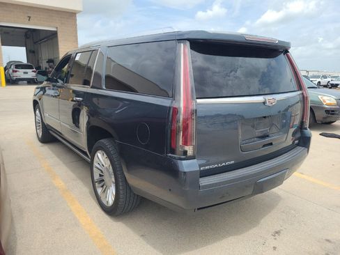 Used 2019 Cadillac Escalade ESV Platinum AWD/4WD image 13