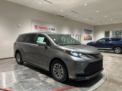 New 2026 Toyota Sienna LE