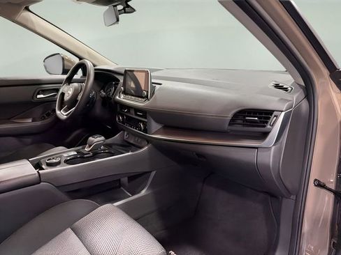 Used 2024 Nissan Rogue SV image 13