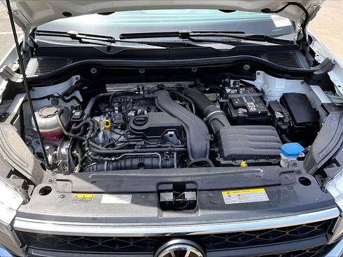 Used 2023 Volkswagen Taos SE w/ Panoramic Sunroof Package AWD/4WD image 29