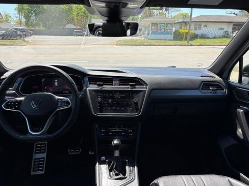 Used 2022 Volkswagen Tiguan SE R-Line image 6