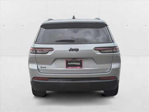 New 2025 Jeep Grand Cherokee L Altitude image 8