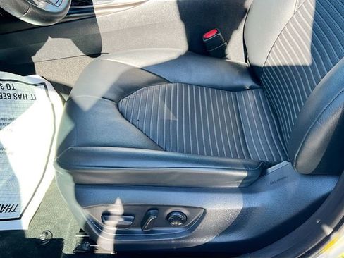 Used 2022 Toyota Camry SE FWD image 18