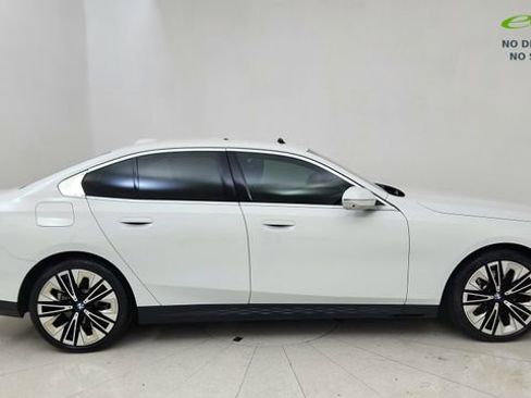 Used 2025 BMW 530i RWD image 6