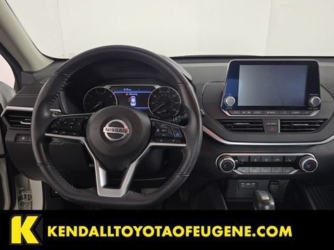 Used 2022 Nissan Altima 2.5 SV w/ SV Premium Package AWD/4WD image 11