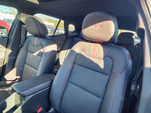 New 2026 Chevrolet Trax RS w/ Sunroof Package image 21