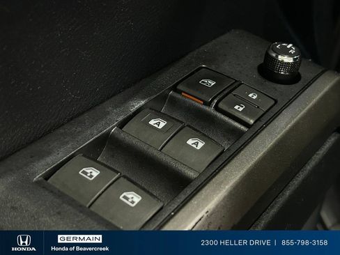 Used 2018 Toyota Tacoma Limited RWD image 18