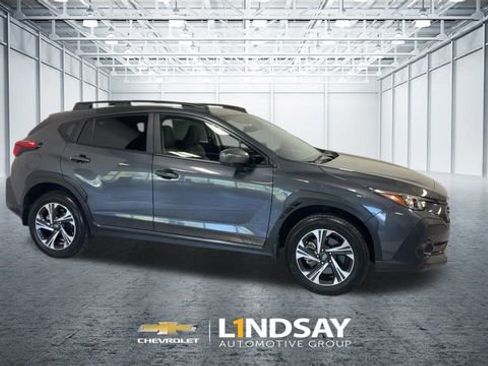 Used 2024 Subaru Crosstrek 2.0i Premium image 3