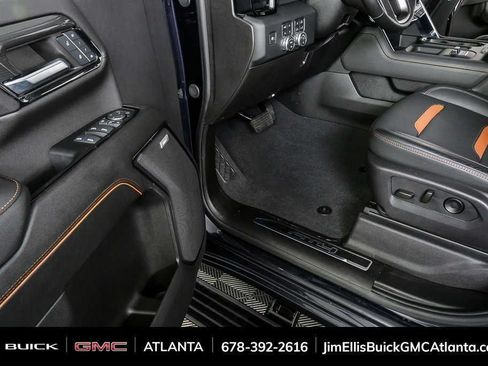 Used 2024 GMC Sierra 2500 AT4 w/ AT4 Premium Plus Package AWD/4WD image 8