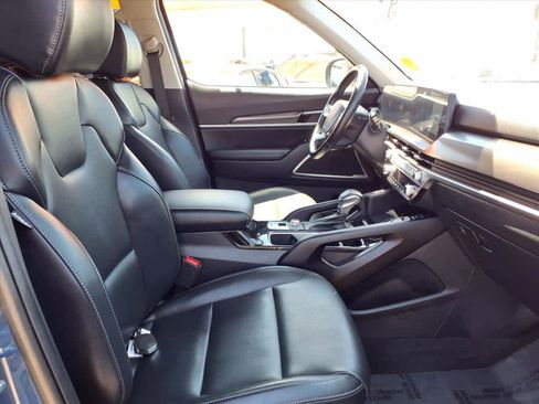 Used 2025 Kia Telluride S AWD/4WD image 23