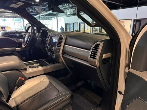 Used 2017 Ford F250 Platinum w/ Platinum Ultimate Package image 27