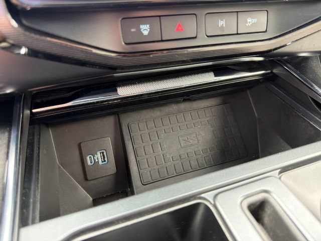 Used 2022 Ford F150 Lightning Platinum AWD/4WD image 46