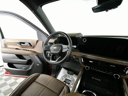 New 2026 Chevrolet Suburban High Country image 19