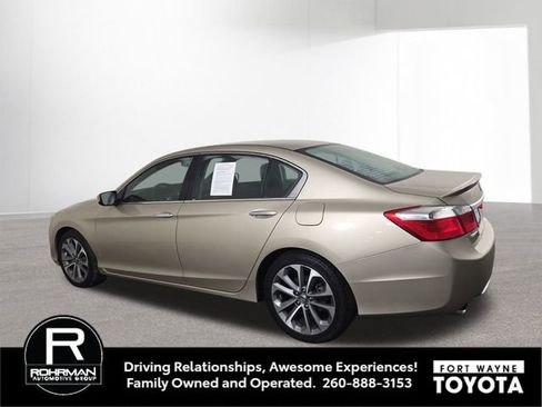 Used 2015 Honda Accord Sport image 10