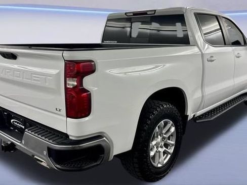 Used 2024 Chevrolet Silverado 1500 LT w/ Z71 Off-Road Package AWD/4WD image 8