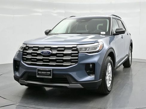 Used 2025 Ford Explorer Active image 61