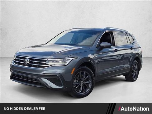 Used 2023 Volkswagen Tiguan SE FWD image 1