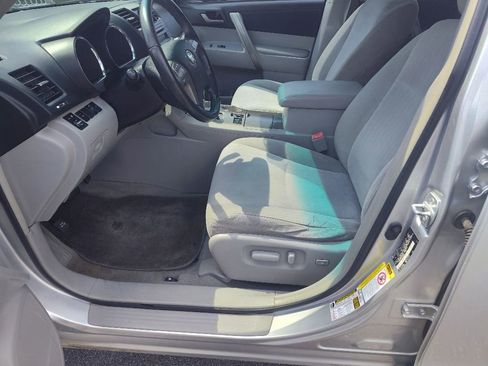 Used 2010 Toyota Highlander Sport image 11