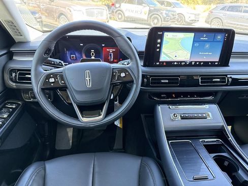 New 2026 Lincoln Aviator AWD image 17