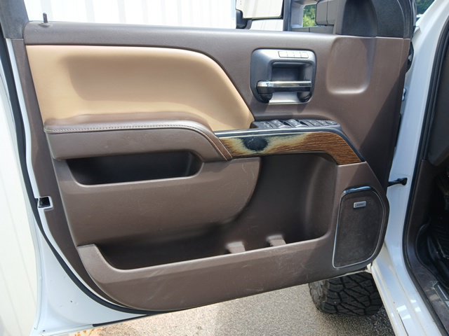 Used 2017 GMC Sierra 2500 Denali w/ Duramax Plus Package AWD/4WD image 57