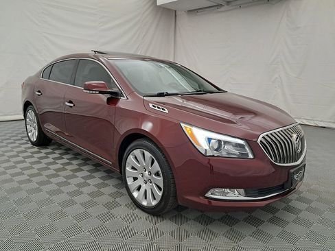 Used 2015 Buick LaCrosse Premium image 2
