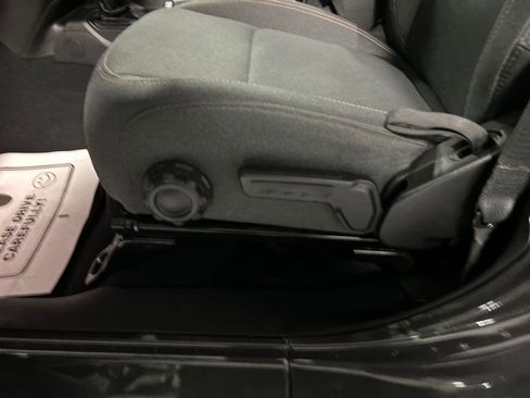 Used 2025 Jeep Wrangler Unlimited Sahara w/ Safety Group image 13