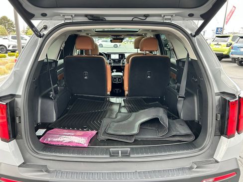 Used 2023 Kia Sorento SX Prestige image 25