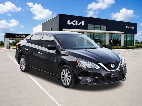 Used 2019 Nissan Sentra S w/ Appearance Package FWD image 3