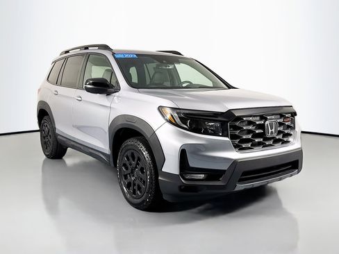 Certified 2023 Honda Passport TrailSport image 3