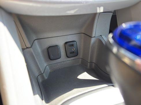 Used 2017 Chevrolet Volt LT w/ Comfort Package FWD image 24