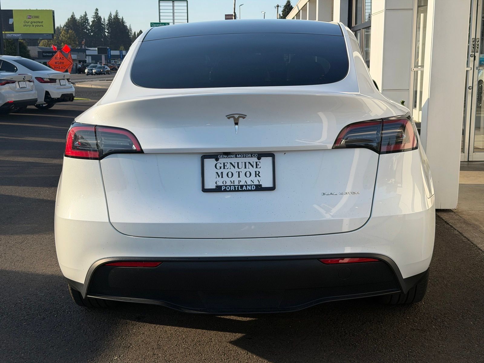 Used 2024 Tesla Model Y Long Range AWD/4WD image 4
