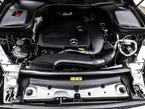 Used 2022 Mercedes-Benz GLC 300 image 11