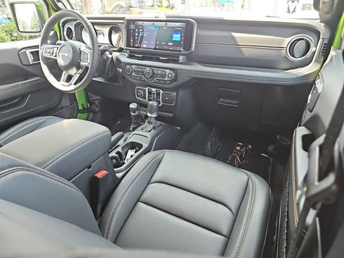 Certified 2026 Jeep Wrangler Unlimited Sahara w/ Safety Group AWD/4WD image 24
