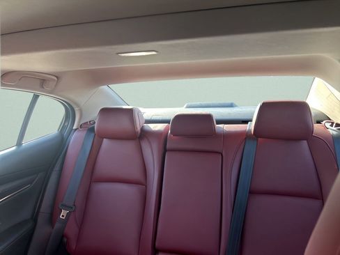 Used 2025 MAZDA MAZDA3 s image 18