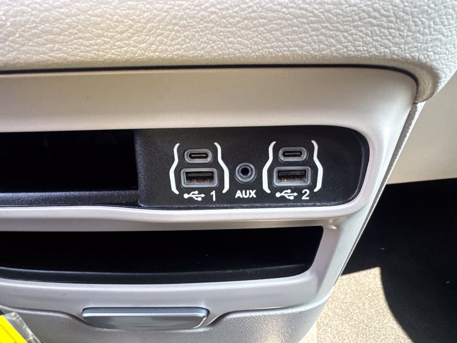 Used 2023 Chrysler Voyager LX FWD image 26